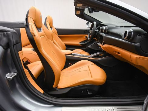 Certified 2019 Ferrari Portofino image 54