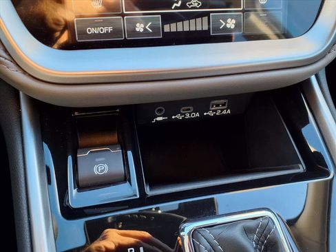 Certified 2025 Subaru Outback Premium image 7