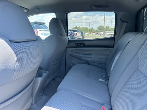 Used 2011 Toyota Tacoma 4x4 Double Cab w/ TRD Sport Pkg w/JBL Audio image 10