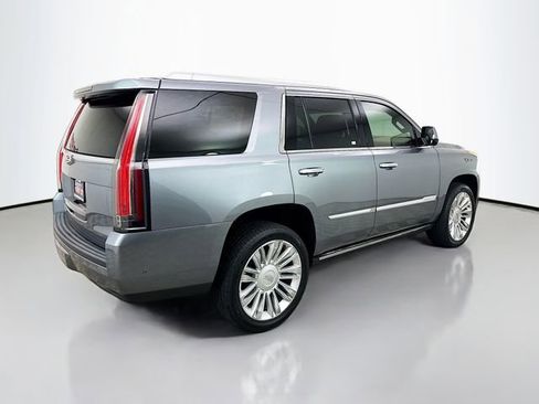 Used 2019 Cadillac Escalade Platinum image 9
