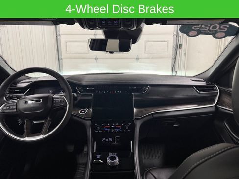 Used 2025 Jeep Grand Cherokee Limited w/ Luxury Tech Group II AWD/4WD image 24