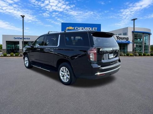 Used 2023 Chevrolet Suburban Premier w/ Max Trailering Package AWD/4WD image 5
