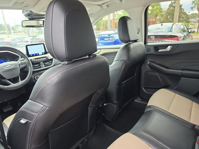 Used 2022 Ford Escape Titanium w/ Titanium Elite Package FWD image 16