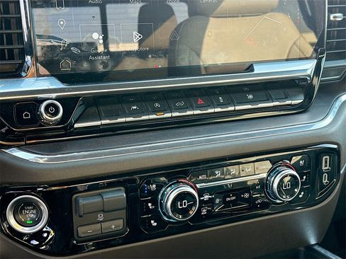 Used 2023 GMC Sierra 1500 SLT image 18