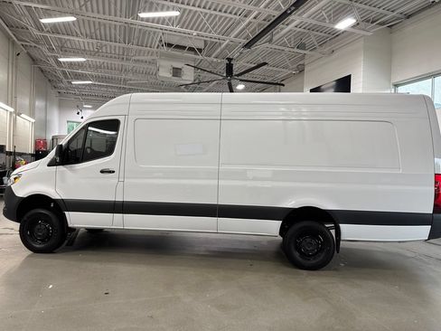 Used 2026 Mercedes-Benz Sprinter 2500 image 2