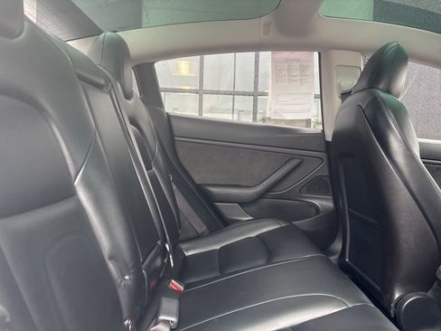 Used 2019 Tesla Model 3 Standard Range Plus image 14