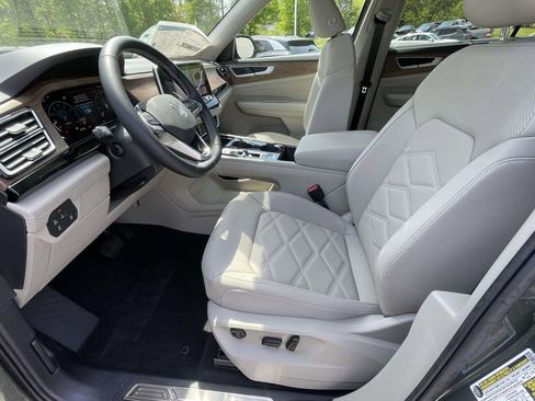 New 2026 Volkswagen Atlas SE FWD image 15