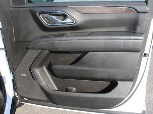 Used 2023 Chevrolet Suburban LT image 50