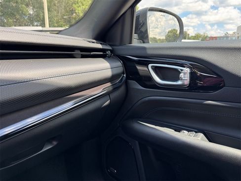 New 2025 Jeep Compass Limited w/ Sun & Sound Group image 27