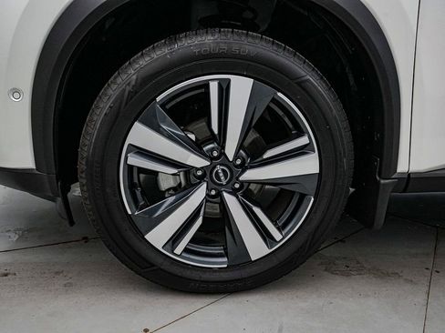 Used 2023 Nissan Rogue SL w/ SL Premium Package image 10