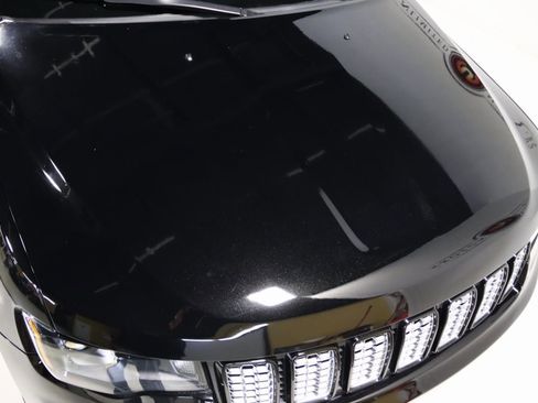 Used 2019 Jeep Grand Cherokee Altitude image 13