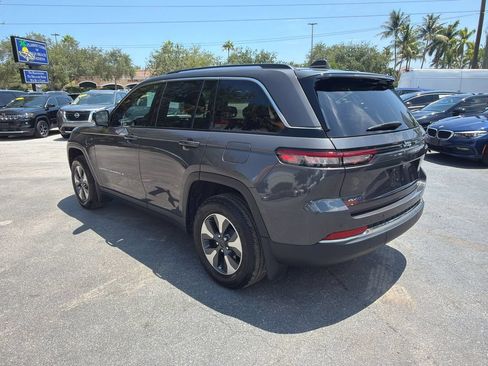 Used 2022 Jeep Grand Cherokee Limited 4xe w/ MOPAR Finishing Package AWD/4WD image 3