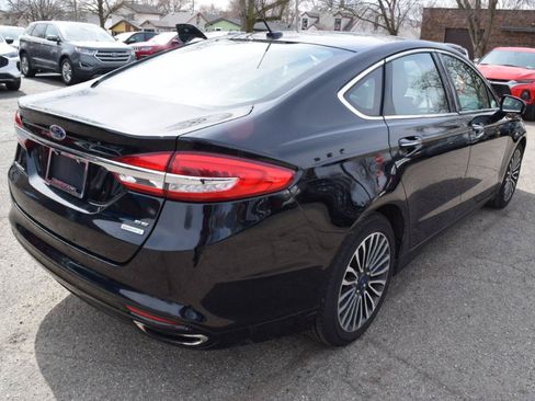Used 2017 Ford Fusion SE w/ Fusion SE Technology Package FWD image 6