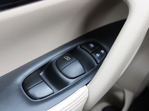 Certified 2020 Nissan Rogue SL w/ Premium Package image 33