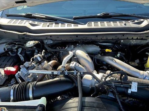 Certified 2024 Ford F250 Platinum w/ FX4 Off-Road Package image 31