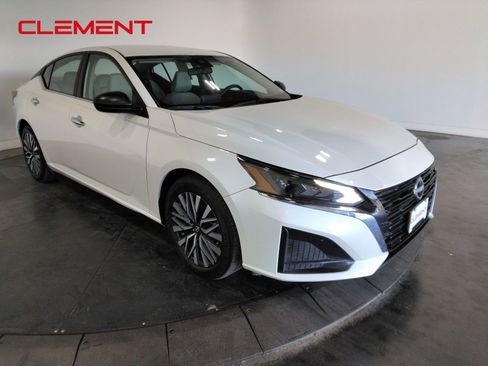 Used 2025 Nissan Altima 2.5 SV image 4