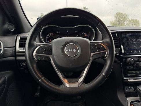 Used 2019 Jeep Grand Cherokee Altitude image 14