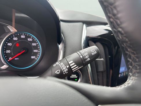 Used 2023 Chevrolet Traverse RS image 31