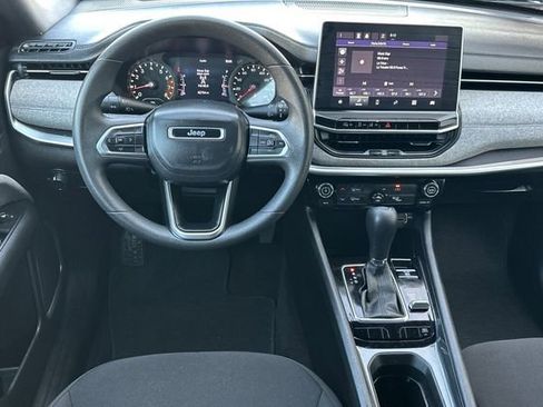 Used 2023 Jeep Compass Sport image 16