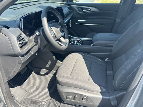 New 2026 Chevrolet Traverse LT w/ Driver Confidence Package image 9