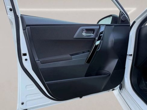 Used 2018 Toyota Corolla iM image 7