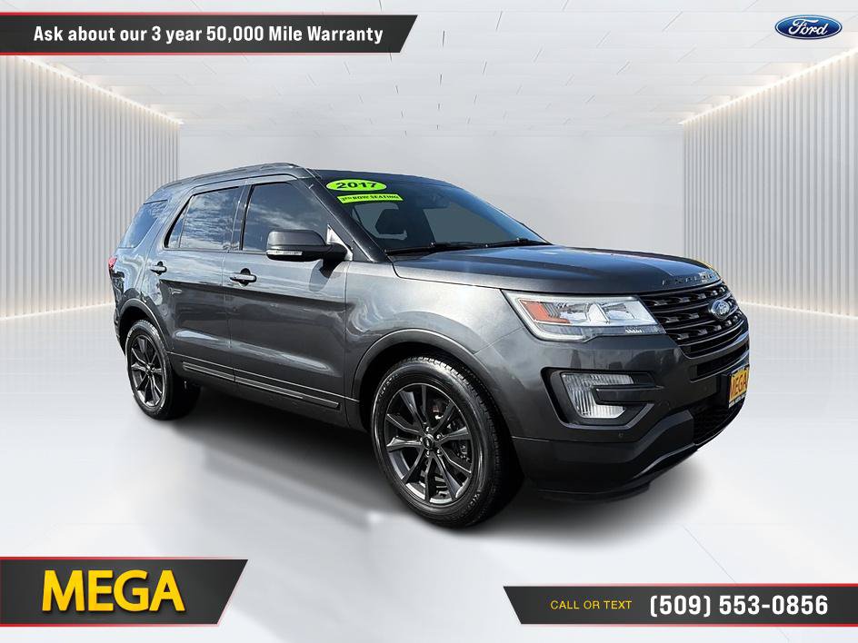 Used 2017 Ford Explorer XLT w/ XLT Appearance Package AWD/4WD image 3