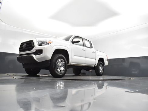 Used 2022 Toyota Tacoma SR w/ SR Convenience Package RWD image 33