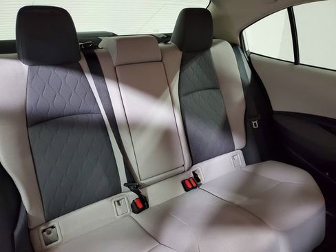 Used 2020 Toyota Corolla LE image 11