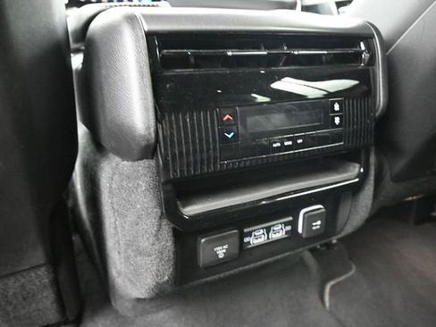 Used 2024 Jeep Wagoneer Series II AWD/4WD image 44