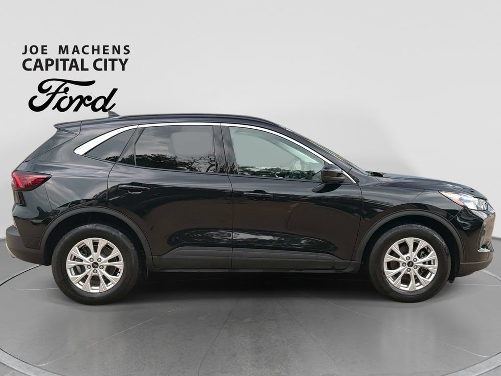 Used 2023 Ford Escape Active w/ Tech Pack #2 AWD/4WD image 3