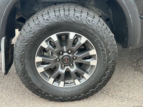 Used 2021 Nissan Titan PRO-4X w/ Pro-4x Convenience Package AWD/4WD image 10