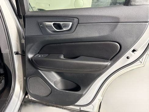 Used 2023 Volvo XC60 B5 Plus FWD image 28