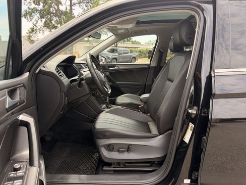 Used 2022 Volkswagen Tiguan SE FWD image 14