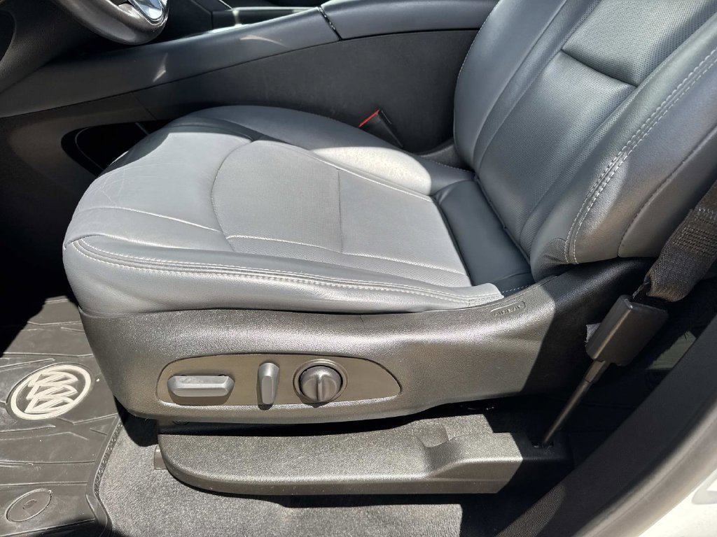 Used 2023 Buick Enclave Essence w/ Experience Buick Package FWD image 22