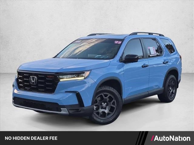 Used 2025 Honda Pilot TrailSport image 1