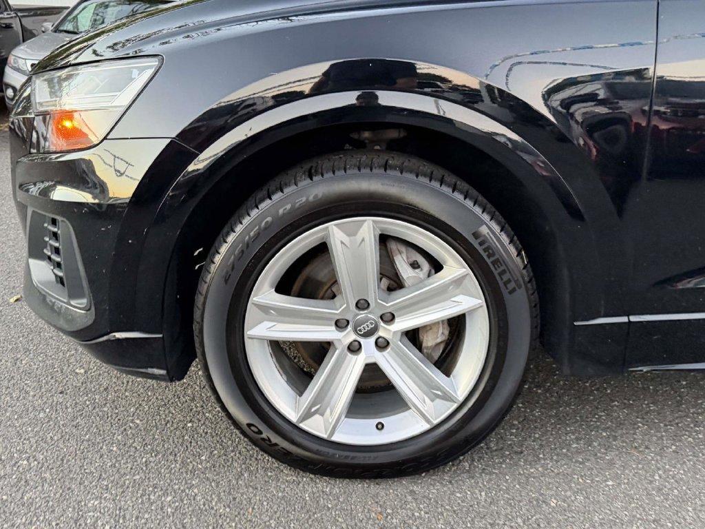 Used 2019 Audi Q8 Premium w/ Convenience Package AWD/4WD image 12