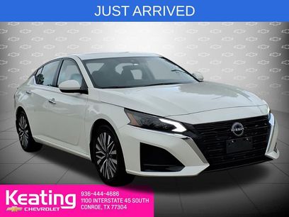 Used 2024 Nissan Altima 2.5 SV w/ SV Premium Package