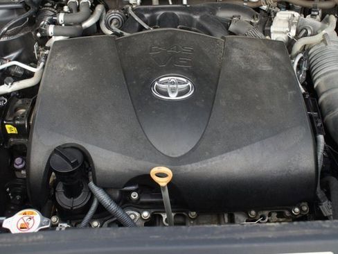 Used 2020 Toyota Highlander Limited image 29