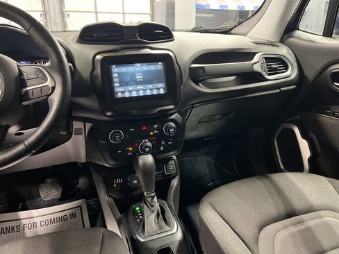 Used 2021 Jeep Renegade Latitude w/ Convenience Group AWD/4WD image 27