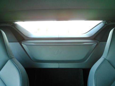 Used 2019 BMW i8 Roadster image 30