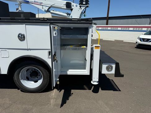 New 2026 Ford F550 4x4 Regular Cab Super Duty image 17