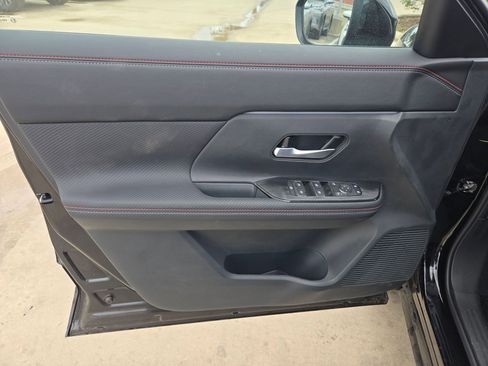 New 2026 Nissan Kicks SR FWD image 11