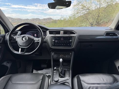 Used 2018 Volkswagen Tiguan SEL Premium w/ 3rd Row Seat Package image 14