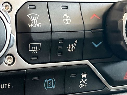 Used 2024 Jeep Wrangler Unlimited Sahara image 25