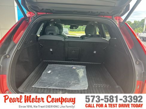Used 2021 Volvo XC60 T5 R-Design AWD/4WD image 21