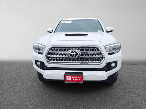 Certified 2016 Toyota Tacoma TRD Sport w/ Premium & Technology Package AWD/4WD image 8