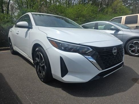 Used 2025 Nissan Sentra SV image 3