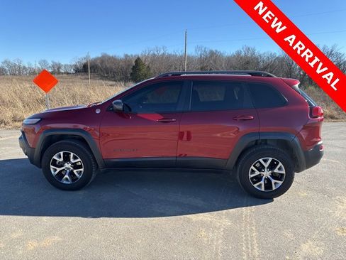 Used 2014 Jeep Cherokee Trailhawk w/ Comfort/Convenience Group image 6