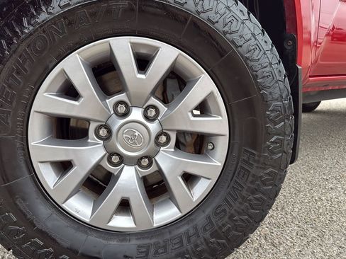 Used 2019 Toyota Tacoma SR5 AWD/4WD image 28