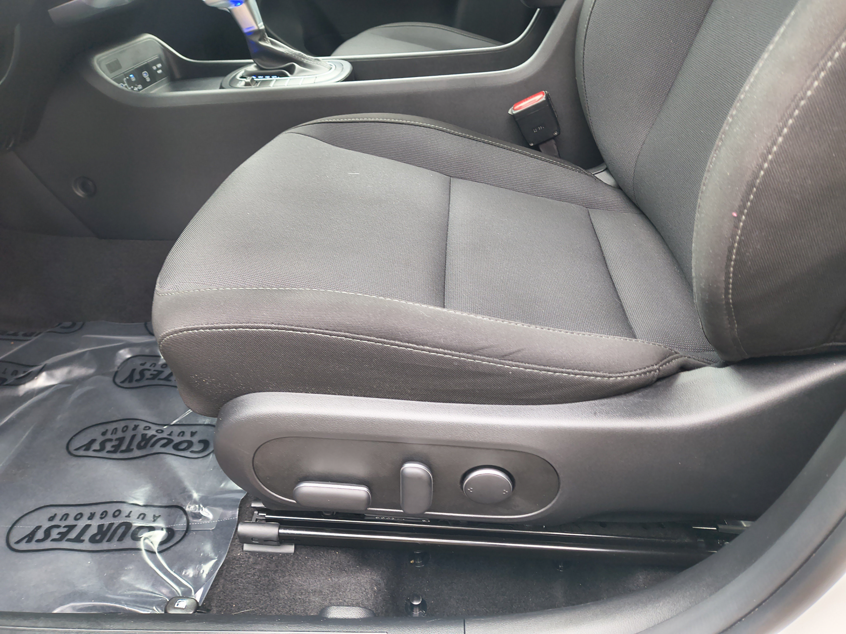 Certified 2024 Hyundai Kona SEL FWD image 21